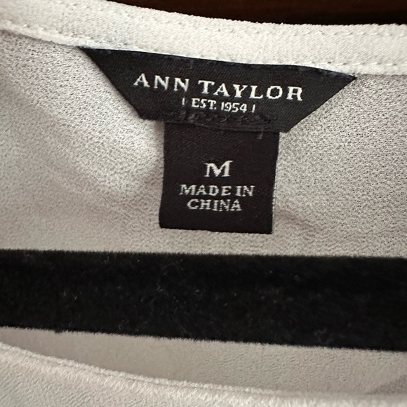 Ann Taylor Elegant women’s blouse. - Picture 4 of 8